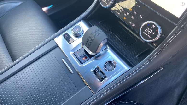 Jaguar F-Pace 2.0 D200 R-Dynamic Black 5dr Auto AWD Diesel Estate